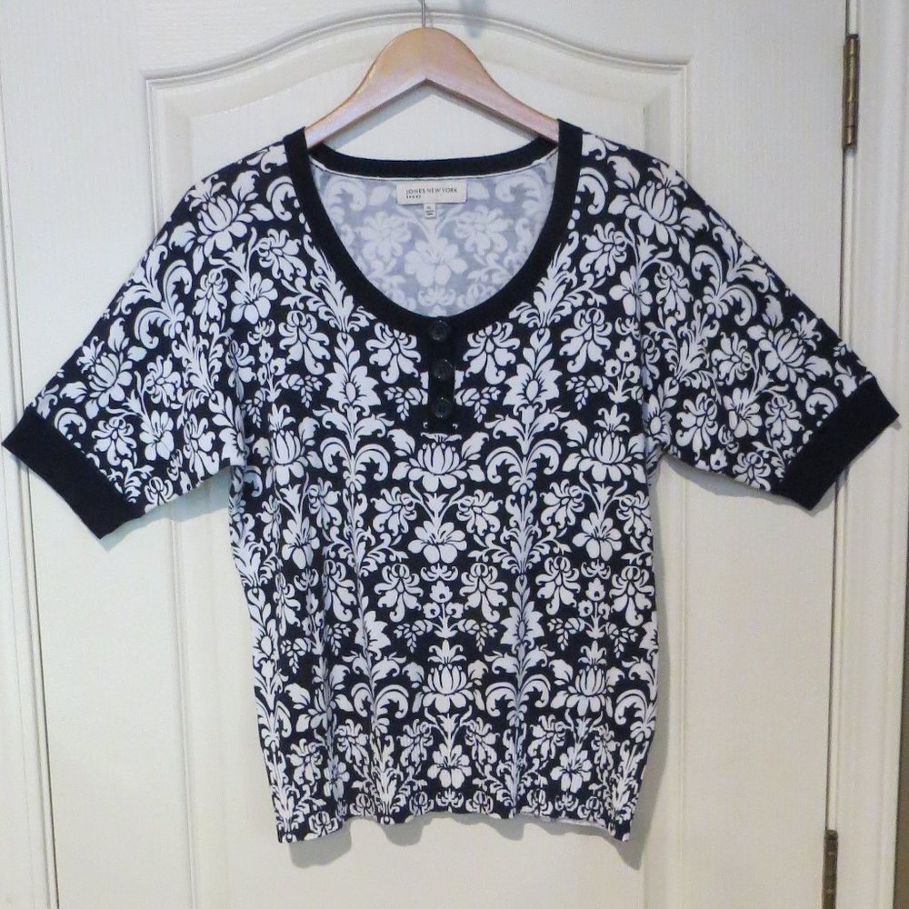 Jones New York Lightweight 100% XL cotton top.